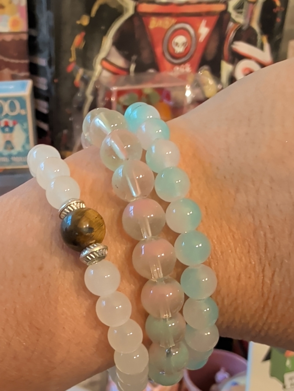 3 Elegant Pastel Beaded Stretch Bracelet - Opalescent White & Mint